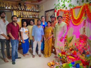 Yamini Singh Instagram - Bappa🩵

Thanks for inviting us @rajkumarrpandeyforever sir😇@pradeeppandey_chintu Sakha🤍