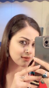 Yamini Singh Instagram - 🖤🦁