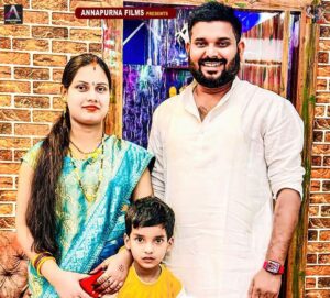 Yamini Singh Instagram - शादी की सालगिरा मुबारक हो भइया और भाभी ❤️ आप दोनों ऐसे ही हमेशा खुश और साथ रहें । मेरे हिस्से की ख़ुशी और उमर भी आपको मिले भइया 🥹