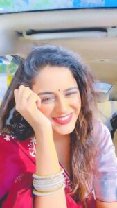 Yamini Singh Instagram - हज़ार बातों का एक जवाब … @khesari_yadav 🖤🦁 @raniactres88 ❤️

#teamkhesari 🧿