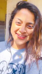 Yamini Singh Instagram - Zamaana sach kharab hai, toh odhni daalke chala. 🫰🏻🧿🥀 
@khesari_yadav 🖤 
@official.sapna_chauhan 🐣
@sanjay_yadav_official910 🤍
@singhvivek08 ❤️