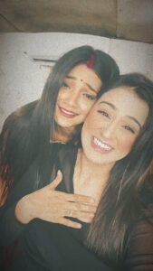 Yamini Singh Instagram - Pagli @astha23s 💙

@rakshaguptaofficial ♥️
@neelkamalsinghofficial