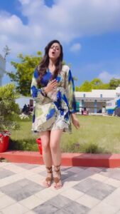Yamini Singh Instagram - Humko toh dilse qubool hai.. Oooo😜🩵

Video credits: @bablu_khan45 😘