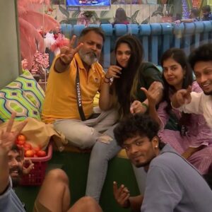 Yugendran Instagram - சின்ன சின்ன அன்பில் தானே ஜீவன் இன்னும் இருக்கு!

#ungalyugendran #TeamYugi #yugendranvasudevaninbb7 #smallboss