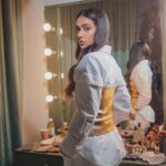 Aakanksha Singh Instagram - 🥂💛🪞⭐️💁🏻‍♀️ . . . . Styled by- @ananyaarora2013 Assisted by @__hitankshi Make up- @makeupbysheryl.b Hair- @rubinadaniel1 Photographer- @deepak_das_photography @kakali_das_photography Location- @_onboardstudio Concept- @theboltpr #aakankshasingh