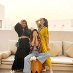 Aakriti Rana Instagram - Yeh ho kya raha hai bhai. Koi isko bandh karao 🤣 Comment below if you agree 🤣 #moyemoye #trending #funny #meme #reelsinstagram