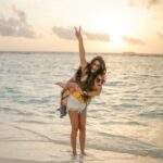 Aakriti Rana Instagram - SAVE THIS ❤️ Tag someone you would try these with! The last pose is our favourite I think. We’ve been doing that since college 🤣 #aakritirana #shauryasanadhya #bff #poses #howtopose #bestfriends #sunset #maldives #travelblogger #trending #sunsetphotography #travelphotography #reelsinstagram