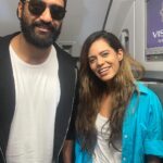 Aakriti Rana Instagram - Omg he is so sweet! When I gathered the courage to go talk to him, the air hostess sent me back and he made that sorry face. 15 mins later, the air hostess said,”he is calling you, come”. How nice of him! @vickykaushal09 I never fan girl anyone but his gesture made me do it 😂 #aakritirana #vickykaushal #fangirl #reelsindia #reelsinstagram #starstruck #travelblogger #indiantravelblogger
