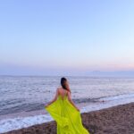 Aakriti Rana Instagram - U K I Y O [u-key-yo] Japanese (n.) “The floating world”; Living in the moment, detached from the bothers of life ❤️ Wearing @ordinaree.in Location: Lara Beach, Antalya, Turkey #aakritirana #ukiyo #peace #beach #turkey #antalya #travel #ootd #gifted #beachlife #travelblogger