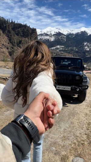Aakriti Rana Instagram - Well he really meant it. Covered 14,000 kms in 3 months. 
Tag someone you wana do this with! ❤️
P.s Where should we plan to go next when he is back? 😀

#aakritirana #aakritiandrohan #thar #mahindrathar #reelsindia #travelblogger #incredibleindia #india #couplevideos #indiantravelblogger #reelsinstagram #roadtrip