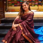 Aarthi Subash Instagram – Wedding season is here and I definitely had to go for some saree shopping, so of course, I chose Chennai’s favourite Kancheepuram Varamahalakshmi Silks!

I went to their new store, which recently got inaugurated in Pondy Bazaar, T. Nagar, and picked 3 beautiful and authentic Kanjivaram sarees.

The first saree I picked is a tomato red-shaded Kanjivaram saree with big floral motifs on the whole body and a grey-shaded border with floral and leaves motifs.

The second drape I chose is a burgundy and light blue-shaded saree, with big floral motifs on the burgundy body and a light blue Kanjivaram border.

Lastly, I picked a plain dark red-coloured Kanjivaram saree which I paired it with a red checkered blouse.

I’m in love with all the 3 drapes and the way they bring out the traditional side of mine! I’ve done my wedding shopping. Have you? If no, then you should definitely visit Kancheepuram Varamahalakshmi Silks store and check out their authentic Kanjivaram collection.

After all, Kanjivaram atu Kancheepuram Varamahalakshmi Silks!

#shopping #sareefashion #sareesofinstagram #sareeshopping #KanchiVMLSilks #Varamahalakshmisilks #Varamahalakshmi #TNagarVML #VMLTNagar #VMLChennai #VMLPondyBazaar #Kanchipattu #KanchipattuSarees #Kanjivaram #Kanjivaramsarees #weddingcollection #weddingsarees #wedding Chennai, India