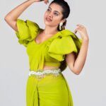 Aarthi Subash Instagram - 🔥 Outfit @dharaniofficialpage mua @makeover_by_andrea lens @james_koushik . #aarthisubash #photoshoot #puffsleeves #sareelove #fancyblouses #modelling Chennai, India