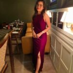 Aarthi Subash Instagram - 🥀 . #aarthisubash #anchor #artist #tamiltelevision #suntv #ootd #slitdress The Thief Chennai