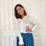 Aashika Bhatia Instagram - Mai hosh tu nasha🤍💙 Outfit: @nazaakatsj