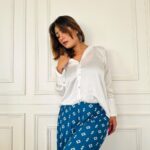 Aashika Bhatia Instagram - Mai hosh tu nasha🤍💙 Outfit: @nazaakatsj