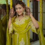 Aashika Bhatia Instagram – Shriya ki mehndi 💛

📸 @aafat_photography 
.
.
#shrish #weddingdiaries #shaaditime Agra, Uttar Pradesh