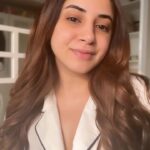 Aashna Shroff Instagram - If you struggle with acne too, there’s no going wrong with this ingredient! Niacinamide is the jack of all trades and master of them too!💙 @plumgoodness’ Plum 10% Niacinamide Serum with Rice Water is a must have for your everyday skin care, because it brightens the skin and helps fade blemishes, and make sure you follow it up with the Plum 2% Niacinamide Gel Cream to help fight acne and for hydration! Try it out and experience the magic yourself! ✨ Use my code AASHNAXPLUM for a special discount! #ad #1MillionBrightFaces #SwitchToTheBrightSide #SkinCare #PlumNiacinamideSerum #NiacinamideSerum #FaceSerum #Brightens #FadesBlemishes #SoothesInflammation #Moisturizes #PlumGoodness™️ #GoodnessThatDelivers