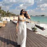 Aashna Shroff Instagram - ☀️ 🌊 on my mind wearing @arabellaaofficial, @shopeurumme jewellery, @versace sunglasses Atlantis The Royal