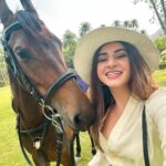 Aashna Shroff Instagram - the time I got all dressed up to go riding with @amanbagh’s beautiful Marwari horse, but instead fell in love with her and ended up missing out on the riding experience because I spent the entire 30 minutes just asking questions about her and her life 🙈 well at least I got some pictures 😅 Amanbagh