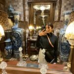 Aashna Shroff Instagram - @sabyasachiofficial launched his flagship store in Mumbai last evening, with each corner as majestic as the next. From the most unbelievable collection of art that encapsulates you as soon as you enter, to the stunning bridal collection and the breathtaking jewellery, it’s not just a store, but an experience. Magical would be an understatement 🤍✨