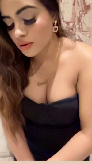 Aasma Sayed Instagram - Aise hi 

.
.
.
.
.
.
.
.
.
.
.
.
.
.
.
.
.

.
#explore #explorepage #trendingreels 🖤