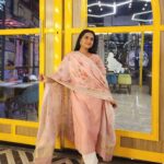 Aastha Chaudhary Instagram – Khoya khoya chaand rehta hai aasman ke paar 💖🌛

Wearing- @ikhtirah 

#handloom #madeinindia #indianfashion #simplicity #modestfashion #aasthachaudhary India