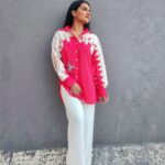 Aastha Chaudhary Instagram – Ke tera zikr hai ya itar hai 🌸💖💫
#pinkkindaday 

Wearing- @haus.of.handmade 

#coordset #handmade #handembroidery #lacework #madeinindia #indiandesigners #hausofhandmade #aasthachaudhary