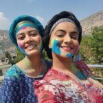 Aastha Chaudhary Instagram – Happy Holi to all 🌈🌸💗
#famjam #firstholiaftermarriage #holifestival #festivalseason #festivalsofindia Alwar City, Rajasthan, India