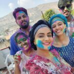 Aastha Chaudhary Instagram – Happy Holi to all 🌈🌸💗
#famjam #firstholiaftermarriage #holifestival #festivalseason #festivalsofindia Alwar City, Rajasthan, India