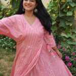 Aastha Chaudhary Instagram – Kamli 🌸💖

Wearing- @saviindia 
#traditionalwear #pink #indianwear Mumbai, Maharashtra