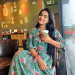 Aastha Chaudhary Instagram – Are you a tea person or a coffee person??
#coffeeishappiness 🌸 Mumbai, Maharashtra