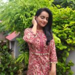 Aastha Chaudhary Instagram – Caption this 💖🌺
#sundayvibes #suhanamausam 

Wearing- @subhadra.merlecha 

#madeinindia #madewithlove #indianfashion Alwar City, Rajasthan, India