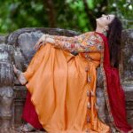 Aditi Ravi Instagram - ❤️ 🥻 @mayoohka_by_aiswarya_baiju 💄 @dilimonveni_official Stylist : @tharunya_vk Earrings: @dira_collections_ #new #salwar #instagram