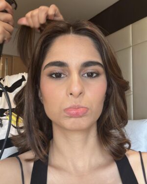 Aisha Ahmed Instagram - .
Since I’ve been MIA here’s an extra dose of me-here there errwhere 🌤️
1- Budapest 
2- Bombay 
3- Cape Town 
4- Vienna