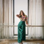 Aisha Ahmed Instagram - . 4 days to go for #MinusOne New Chapter ✨ Promotion day- couldn’t decide one so here’s a carousel. . HMU by @krishnakami Asst by @minikami1 Styled by @ojaskolvankar Asst by @nahidnawaaz Photographer- @adarshjogani Outfit deets- Blazer @labelrsvp Skirt @431_88 Bangles @radhikaagrawalstudio