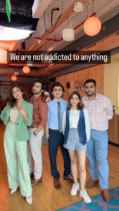 Aisha Ahmed Instagram - Just #Actor things! 😅 #instagramreel #trendingreels #pfaseason3 #addicted #mirror #onset #shenanigans #masti #friends #squad #lol