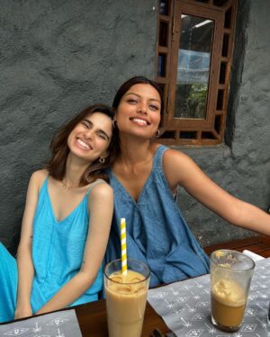 Aisha Ahmed Instagram - .
Self squishes 🧸