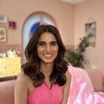 Aisha Ahmed Instagram - Here’s a sneak peak into what was the softest shoot ever, where I had an insane amount of fun! ✨ I can’t wait for y’all to see the final thing! #skinlove #skinlovingsofteness #softestpad #sanitarypads #WhipserIndia #Whisper #Ad