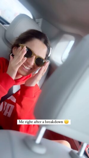 Aisha Ahmed Instagram - It’s only true 🥲
Khudhi haste, khudhi rote 
Khud hi khud ko Satate