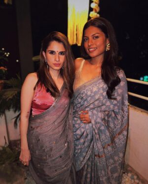 Aisha Ahmed Instagram - . 
Late Diwali post ✨ 
Note to self- don’t share pictures with the group otherwise they’ll all end up posting before you 🥲