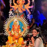 Aishwarya Khare Instagram - Shatruo'n ki qataarein ik akele se haare Kann bhi parbat huaa re Shlok bann ke jahaan re naam aaya tera he deva 🙏❤️🥹 . Thank you @zeetv Parelcha Raja
