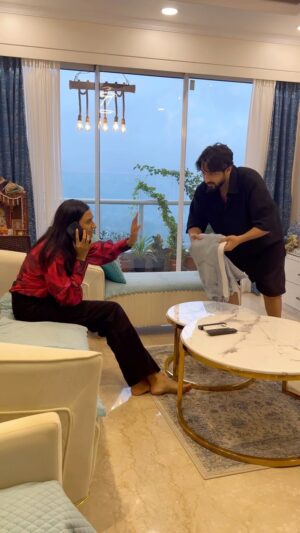 Aishwarya Khare Instagram - Bas Pareshan Hu , Lekin koi baat nhi ☺️😂🤣

#reels #rishmi #funnyreels
