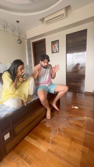 Aishwarya Khare Instagram - Din Hi kharabh Tha 🤣🤣🤣

#reels #funnyreels #rishmi