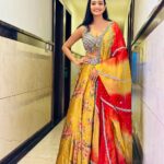 Aishwarya Khare Instagram - ♥️💛 @aishwarya_khare . . Styled By:- @nehaadhvikmahajan 👗Outfit:- @neerusindia
