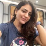 Aksha Pardasany Instagram - Picture one. Girl who made a promise to keep her diet in check. Picture 2. Girl who broke it 😂 P.S. Chole Bhature and parathas with desi makhan were consumed 🙋🏻‍♀️ #foodie #travel #cholebhature #parathas #food #love
