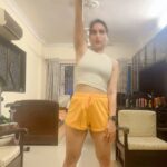 Aksha Pardasany Instagram - Recorded my 1 hour 20 min workout in Timelapse and it is so trippy! #workout #homeworkout #hiit #hiitworkout #hiitworkoutsathome #fitgirls #fitness #gohard