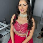 Akshata Sonawane Instagram - If you are the one who likes subtle makeup, here is the option- Dewy makeup. This dewy makeup look done for @akshatasonawane for her mehendi event. MUA: @nattapatta_by_trupti Hairstyle: @glitz_n_glam_by_priyanka . . . . #mehendilook #dewymakeup #dewymakeuplook #subtlemakeup #makeupinso #makeupartist #makeupideas
