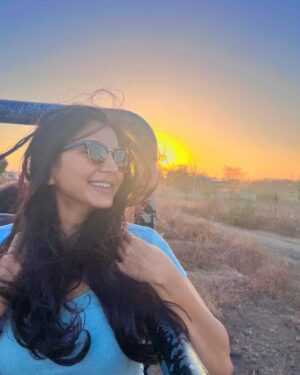 Akshata Sonawane Instagram - This chapter of my life is called hope. Hope, against all the odds, against all the logic.
Finding answers to all the “Oh, but how are you sure this time it won’t end up like the last time?” “How do you know if this time you’ve got it right” “How did you not lose faith in love yet?” 
Hope has answers - “please hang in there”
Resets. Fresh starts. New beginnings. 🤍
