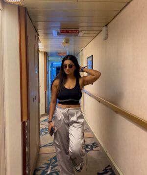 Akshata Sonawane Instagram - Our cruise trip in a nutshell 🌰 

Don’t miss the last picture 🤫🤣