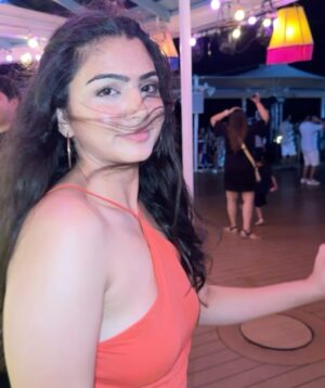 Akshata Sonawane Instagram - Our cruise trip in a nutshell 🌰 

Don’t miss the last picture 🤫🤣
